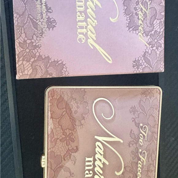 Too Faced eyeshadow pallet - Picture 2 of 2